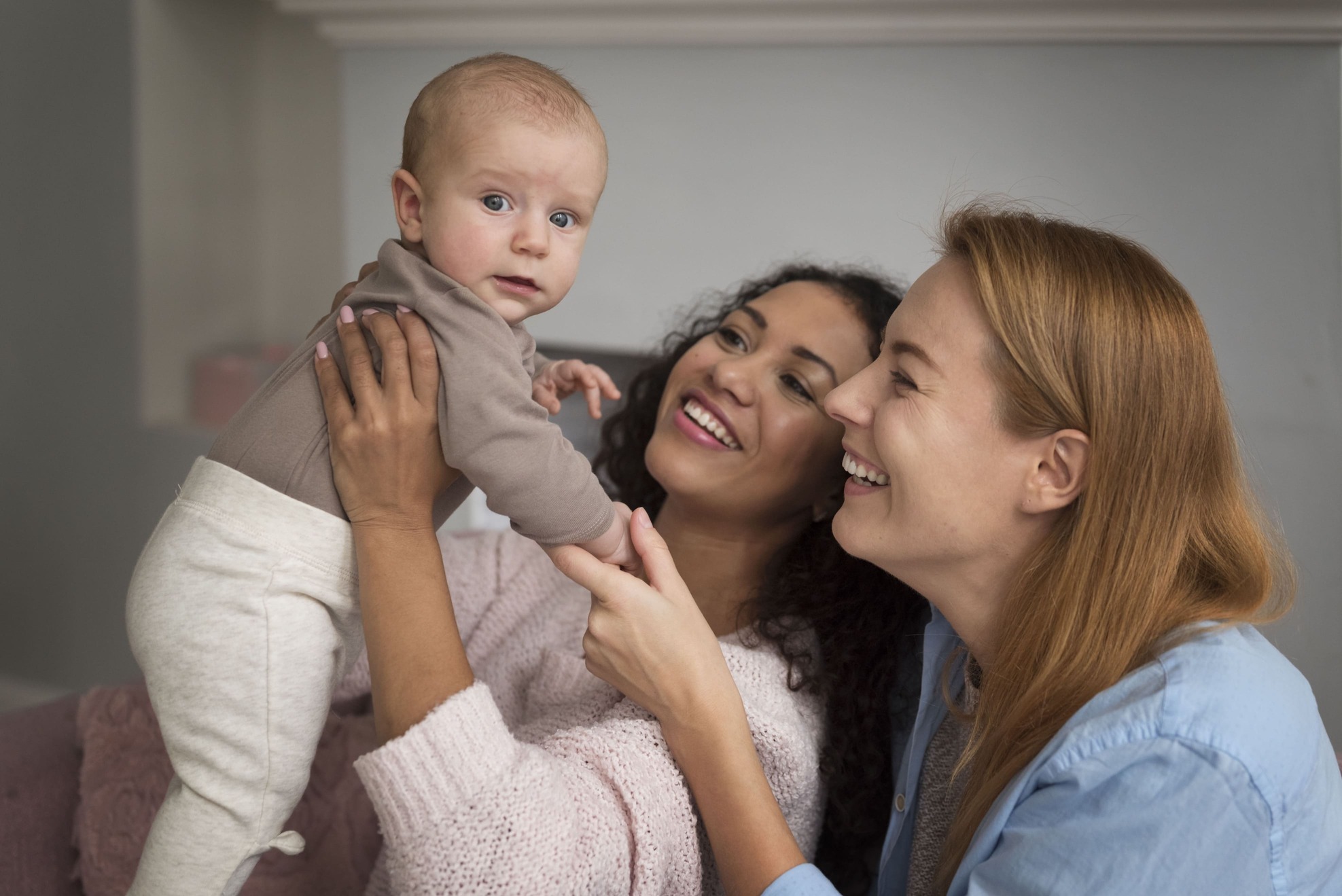 Día Internacional del Orgullo LGBTQ+: Celebrando la diversidad, el amor y el derecho de formar una familia